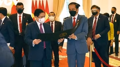 Vietnam attaches importance to relations with Indonesia