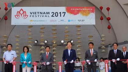 Tens of thousands gather at Vietnamese festival in Tokyo