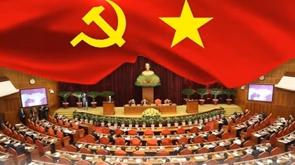 Vietnam moves forward along chosen socialist path