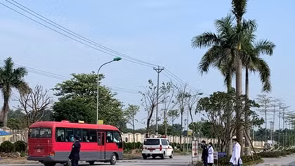 Vietnamese citizens return from Wuhan safely isolated at Tropical Disease Hospital 