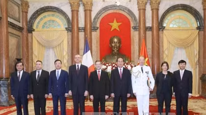 State leader receives new ambassadors