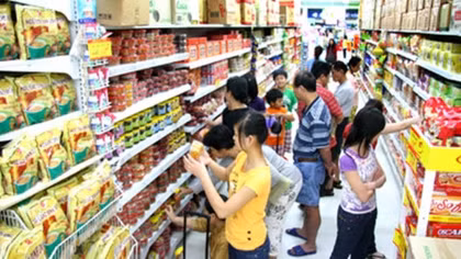 More than 100 shops open in Hanoi on the first day of Tet