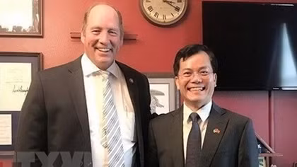 Vietnamese Ambassador to US talks with Congressman