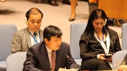 Vietnam calls for compliance to resolutions on Middle East issue