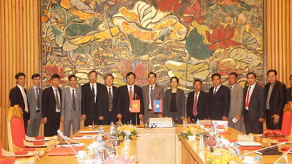 Vietnamese Ministry of Public Security and Lao Ministry of Security agree to boost cooperation
