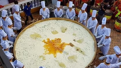 Danang’s giant “Banh Xeo” set Vietnam’s record