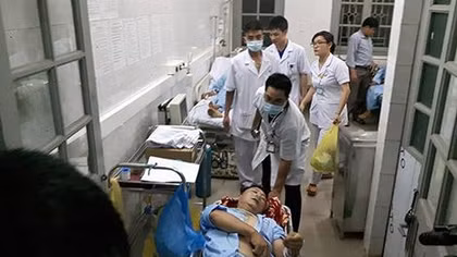 Police reconstructs incident scene to find out origin of 8 deaths in Hoa Binh