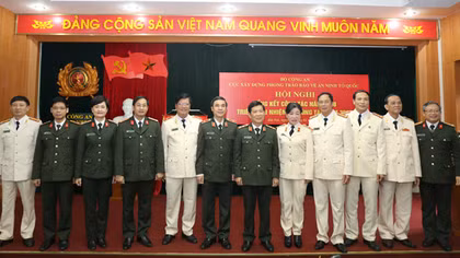 "All people protecting National security" movement reviewed in Hanoi