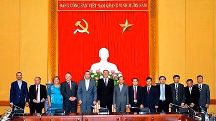Deputy Minister of Public Security Le Quy Vuong receives Czech delegation