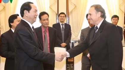 President Quang receives UNESCO official