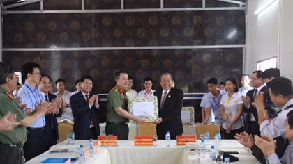 Deputy PM Truong Hoa Binh praises Public Security Forces for ensuring security for UN Day of Vesak