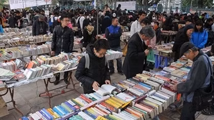 Old book fair opens in Hanoi city