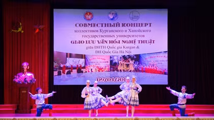 Art exchange connects Vietnamese and Russian students 