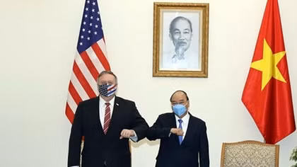 Prime Minister Nguyen Xuan Phuc hosts US Secretary of State