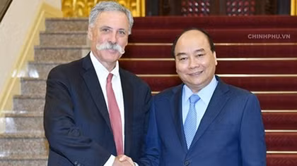 PM Phuc welcomes Formula One Group CEO