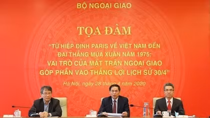 Symposium stresses diplomacy’s role in Paris peace agreement negotiations