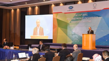 PM suggests APEC fund to support SMEs development