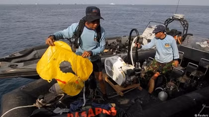 Search for crashed Indonesian passenger aircraft widens