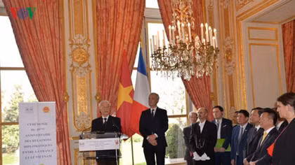 Vietnam, France mark 45th anniversary of diplomatic ties in Paris