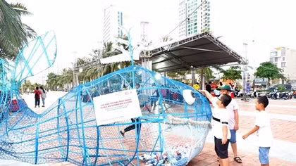 Da Nang to set up more “goby fish bins” in Son Tra Peninsula