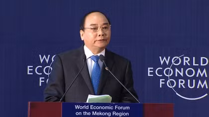 PM Phuc arrives in Switzerland for WEF Meeting