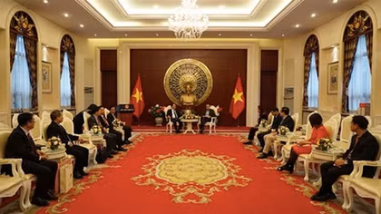 Deputy Minister Nguyen Van Thanh visits Vietnam’s Embassy in Beijing