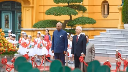 Party General Secretary and President chairs welcome ceremony for Indian President