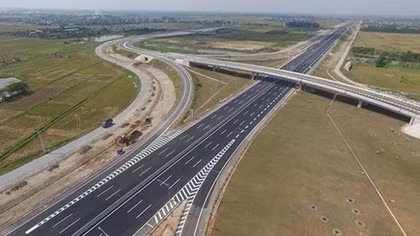 Toll collection time for Hanoi - Hai Phong Expressway proposed to be reduced