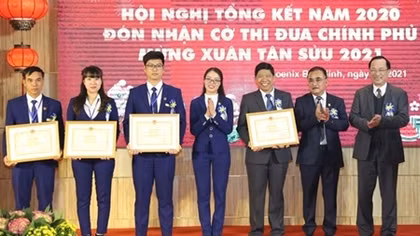 Phoenix Group honored with Vietnamese Government’s Emulation Flag