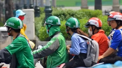 E-hailing apps expand to e-payment services