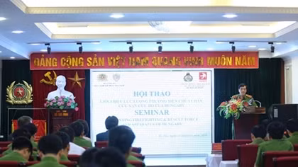 Vietnam’s fire police learn Hungary’s firefighting technologies 