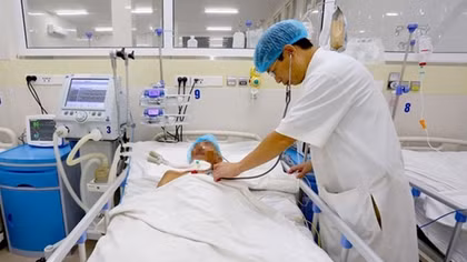Hue Central Hospital’s stroke center given WSO’s Platinum Status