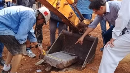 Stone stele with Nguyen Dynasty emperor's wife name discovered in Hue city