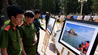 Photo exhibition features vitality of Truong Sa archipelago