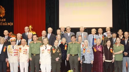 Hanoi Police awarded "Hero of the People's Armed Forces" title