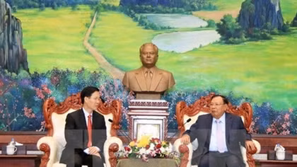 Lao leader lauds cooperation in popularisation work with Vietnam