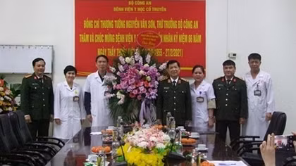 Deputy Minister Nguyen Van Son visits Public Security Traditional Medicine Hospital