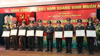 People's Public Security Political Academy honors newly-promoted Associate Professor
