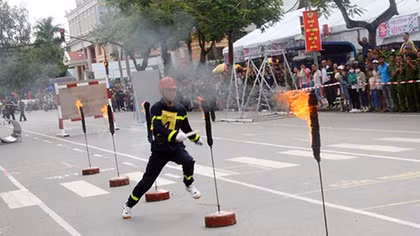Fire policemen actively joins professional search and rescue sport competition 