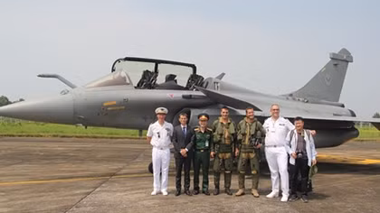 French fighter jets arrive in Vietnam for the first time