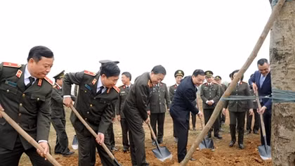 Public Security Political Academy echoes Lunar New Year tree planting campaign 2018
