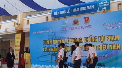 Over 1,200 Can Tho high school students join dissemination program on anti- crimes and social evils