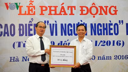 Fatherland Front launches SMS poverty campaign