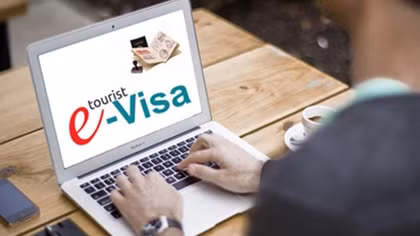 Ministry of Public Security officially starts e-visa services for foreigners