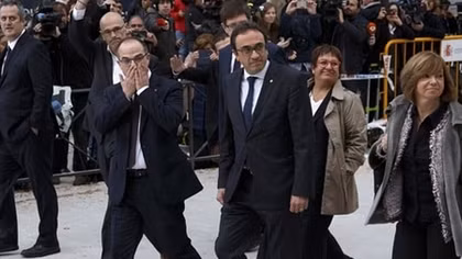 Spanish court threatens deposed Catalan leader Puigdemont with arrest