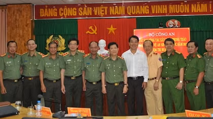 Emulation Grouping 9 reviews movement "All people protecting national security" 
