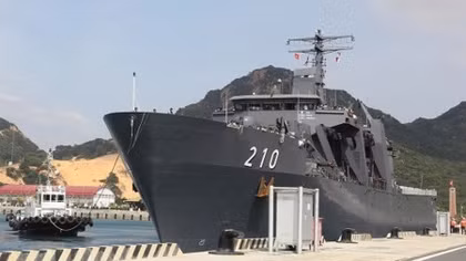 Singaporean naval ship visits Khanh Hoa