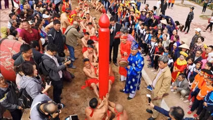 Vietnamese, RoK tugging rituals, games performed in Hanoi