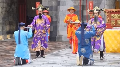 Calendar distribution ceremony enacted in Thua Thien-Hue