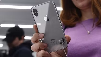 iPhone fans beware: another bug in X model